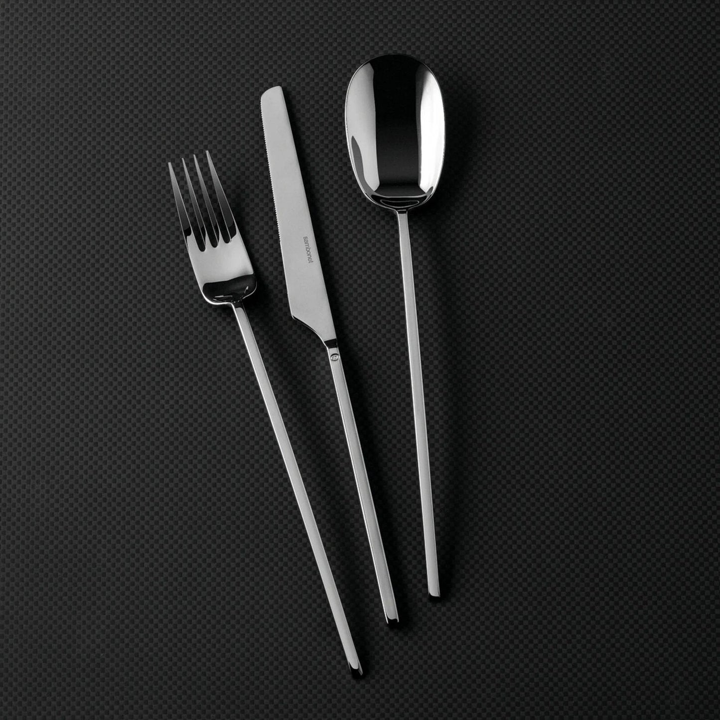 Cutlery set, 36 pieces
6 table spoons, 6 table forks, 6 table knives, 6 dessert forks, 6 dessert knives, 6 tea spoons  - handle type: Solid Handle